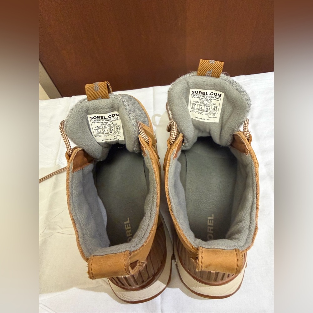 Sorel Tan and Gray Winter Boots - Picture 11 of 13